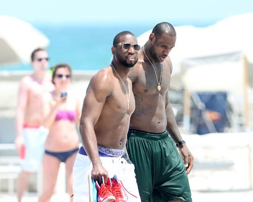 罗体：那不勒斯优先考虑在冬窗租借球员，但要先卖掉一些球员（罗体：那不勒斯冬窗引援以租借为主，需先出售部分球员）