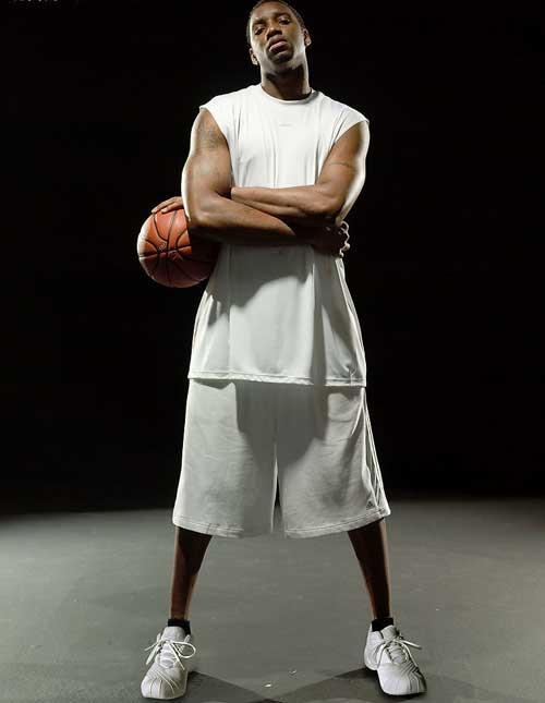 利物浦2-2热刺欧冠小组赛焦点战（欧冠小组赛焦点对决： 利物浦2-2战平热刺）