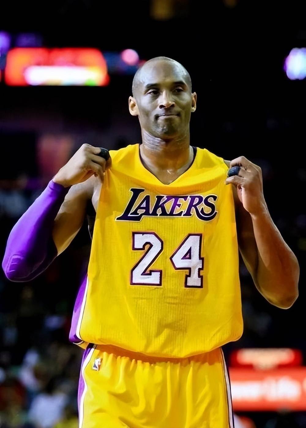 世体：巴萨仍考虑签格里马尔多；坎塞洛、穆尼奥斯也愿意加盟（世体：巴萨仍有意引进格里马尔多；坎塞洛、穆尼奥斯亦愿加盟）