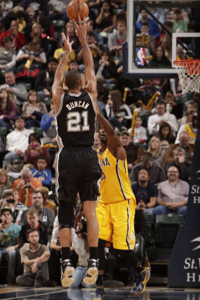 欧冠疯狂夜！3大豪门全逆转，17岁新星封神，后卫90秒双响炸场？（欧冠神奇之夜：三豪门齐逆转，17岁新星封神，后卫90秒梅开二度）