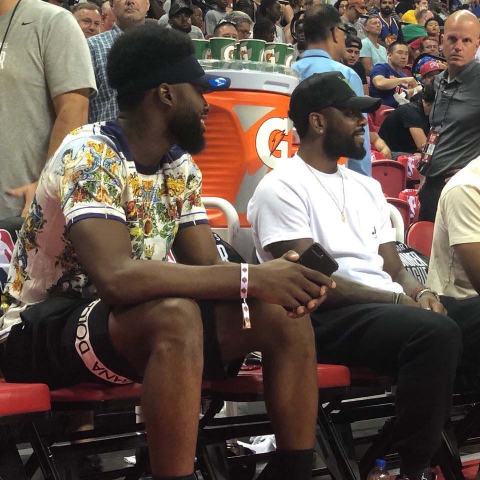 阿莫林：刚去葡体也被人说顶多撑3个月，我不喜欢频繁换球队（阿莫林：初到葡体有人断言我撑不过三个月，我不愿频繁换队）