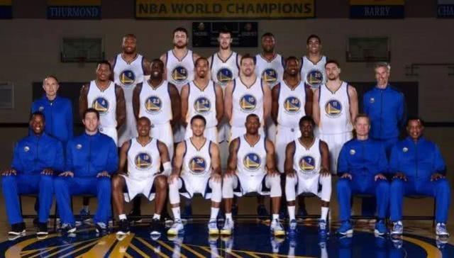 米奇：队里能人众多 也有文班这种基石 但凯尔登才是球队的灵魂（米奇称队内人才济济 文班是球队基石 而凯尔登才是队魂）