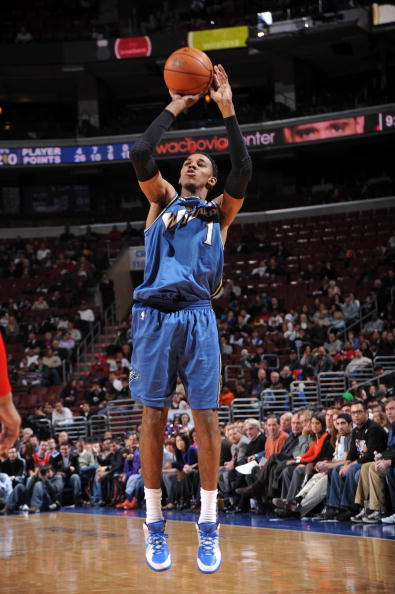 快船全队5人得分上双&终止五连败，战绩反超国王升至西部第13（快船五将得分上双止住五连败，反超国王升至西部第13）