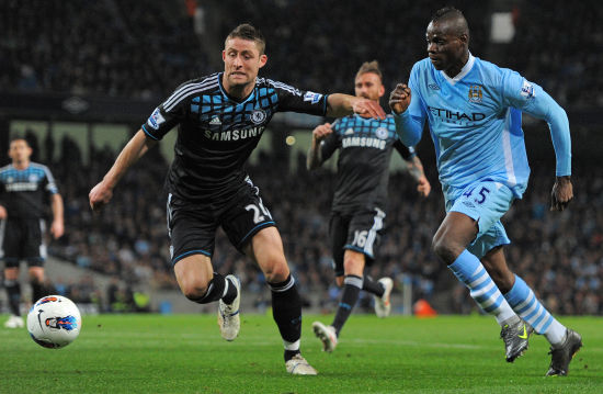 体操新星斩获五金 赛艇健儿破浪夺魁“东莞飞人”卫冕落泪（体操新秀豪取五金 赛艇桨手乘风折桂“东莞飞人”卫冕泪洒赛场）