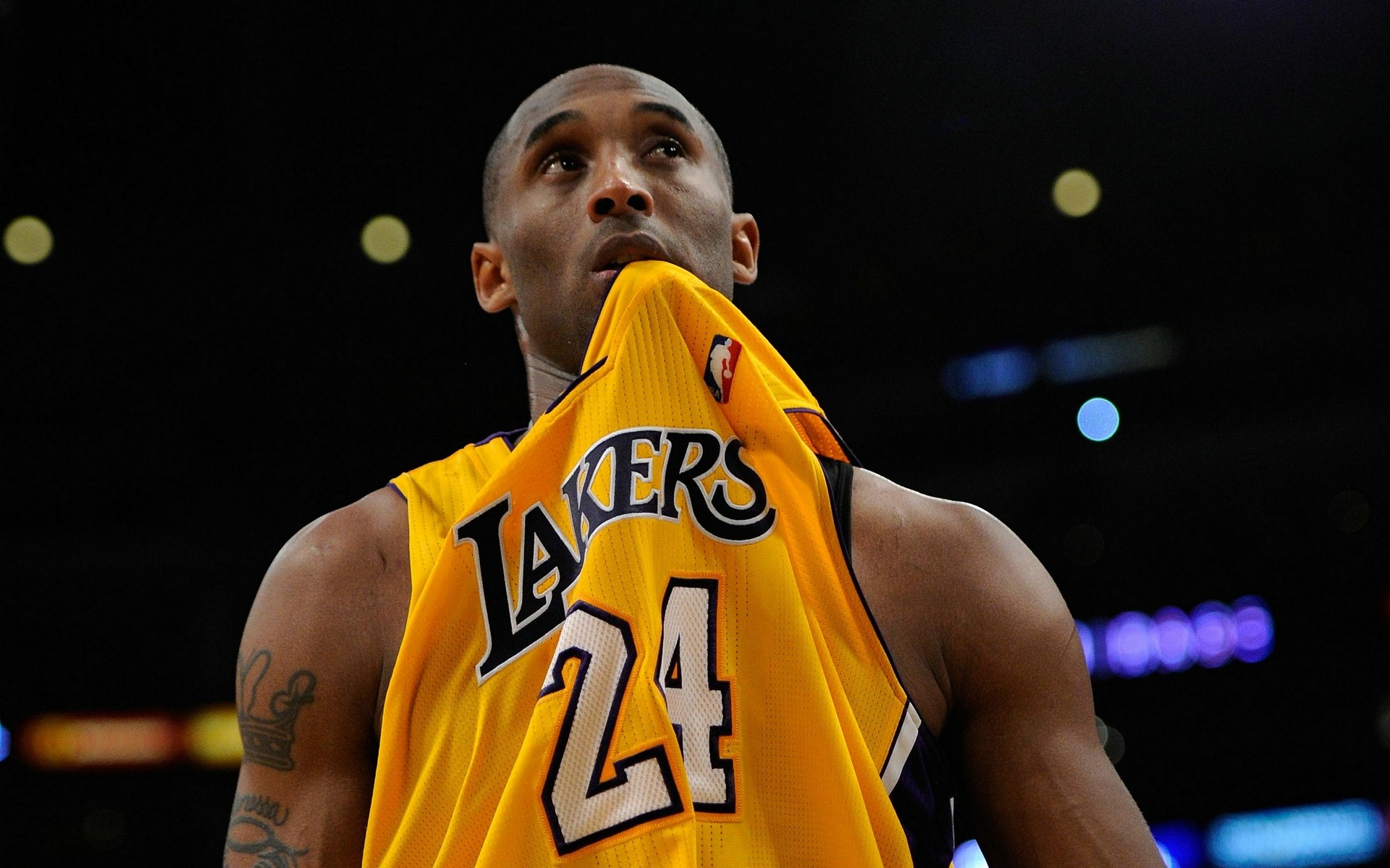 记者：阿贾克斯正接触前狼堡主帅西莫尼斯，视为海廷加继任者（记者：阿贾克斯洽谈前狼堡主帅西莫尼斯，拟任海廷加接班人）