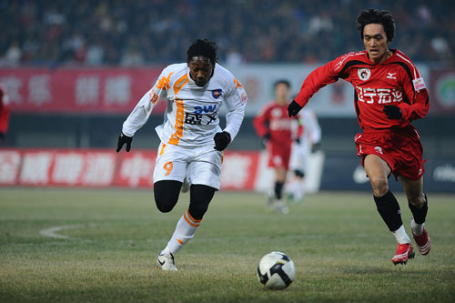 南通队本赛季唯一一场失利就是苏超决赛，此前14战12胜2平（南通队本季仅在苏超决赛告负，之前14战12胜2平）