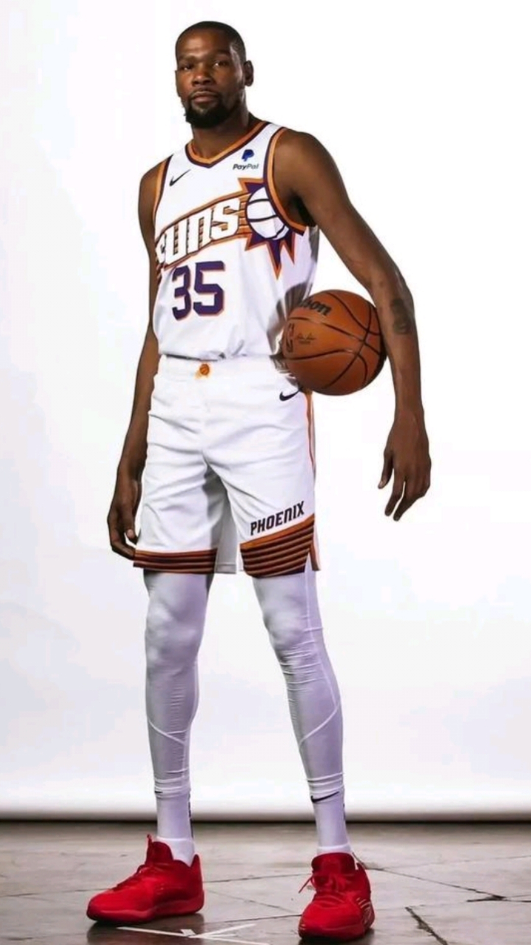 国王超市开张！名记曝球队已无非卖品 多人成争冠球队急需之人（国王开启“清仓”模式！名记者称队内无人非卖 多人成争冠球队补强目标）