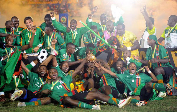 一日意甲最新动态：米兰双雄培养新人，迈尼昂无意加盟蓝黑军团（今日意甲快讯：米兰双雄发力新星培养，迈尼昂不考虑加盟蓝黑军团）