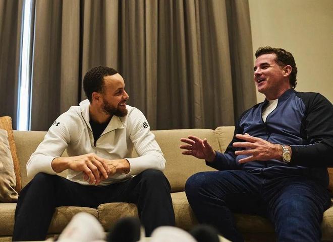 越老越妖！朱婷16分单场MVP！科内欧冠2连胜，第4座世俱杯稳了！（越战越勇！朱婷16分加冕MVP，科内欧冠两连胜，第四座世俱杯在望！）