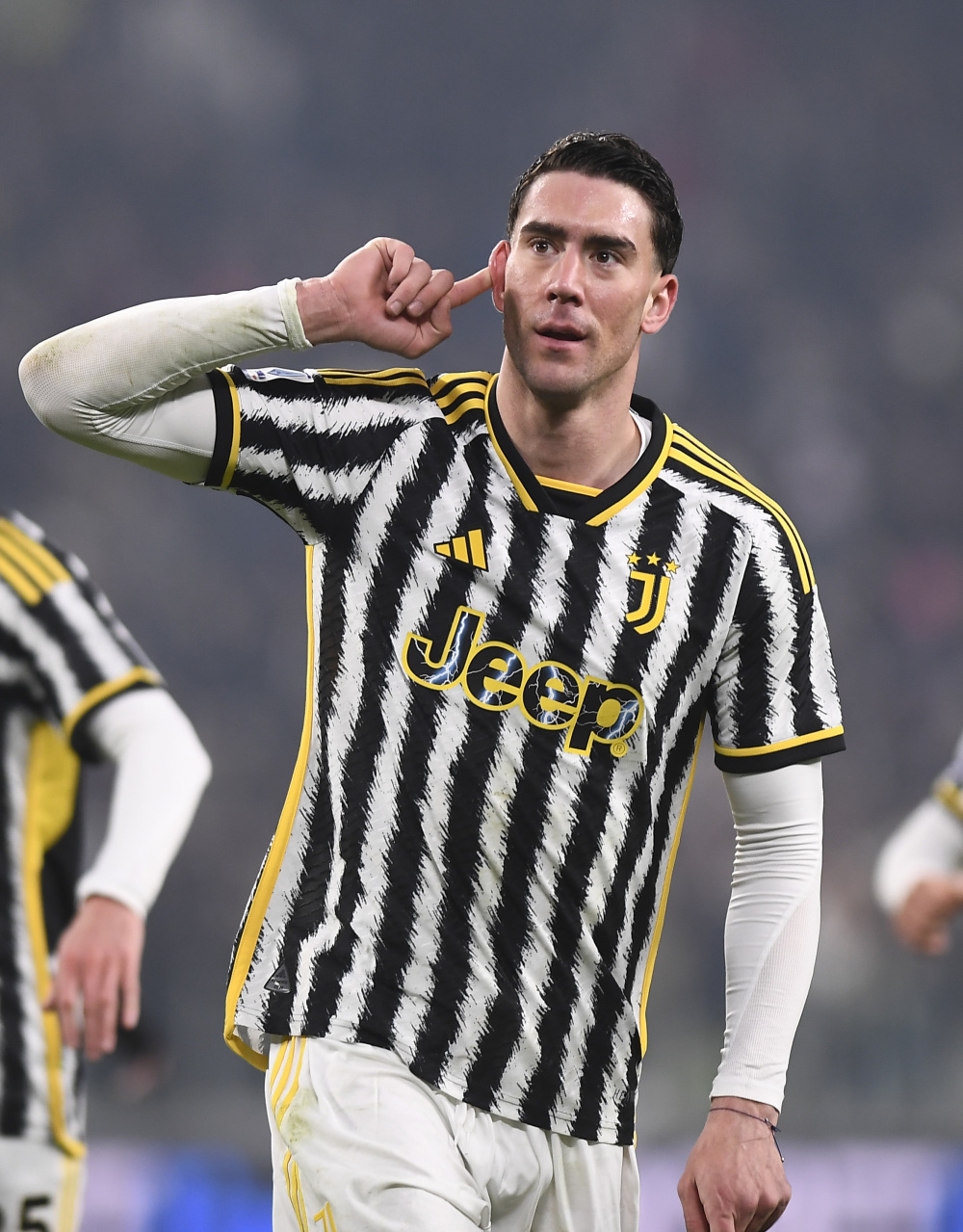 德转列土耳其球员历史身价榜：居莱尔9000万欧元高居第一（德转公布土耳其球员历史身价榜：居莱尔以9000万欧领跑）