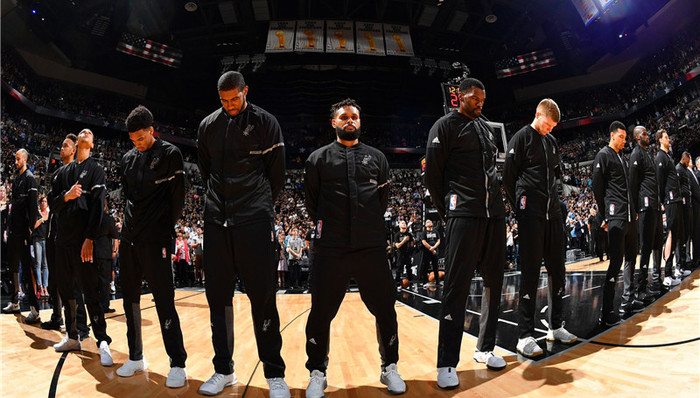 克罗斯谈皇马现状：不要总谈过去，我不需要别人说我想你（克罗斯谈皇马近况：别再谈过去，我不想听别人说＂想你）