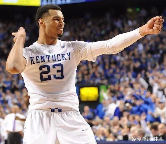 足球鞋选择攻略（足球鞋选购指南）