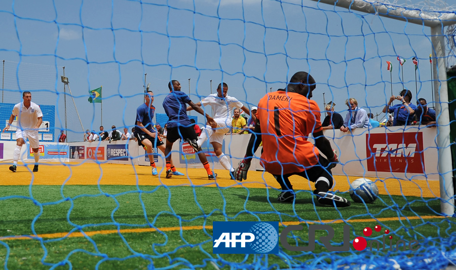 西媒：曼城总想把埃切维里送到赫罗纳，但球员一直有抵触（西媒称曼城欲将埃切维里送至赫罗纳，球员始终表示抗拒）