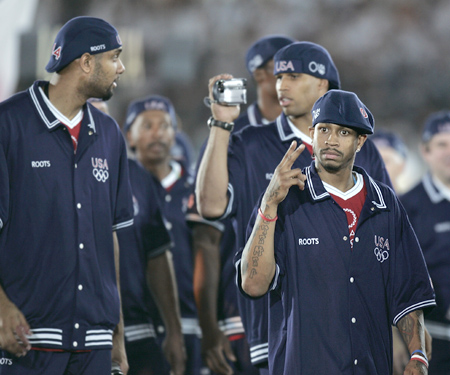 詹姆斯年终大战总分+三分连创历史第一 数据+胜利全输杜兰特太悲催（詹姆斯年终战总分与三分双登历史第一，数据与胜利却不敌杜兰特）