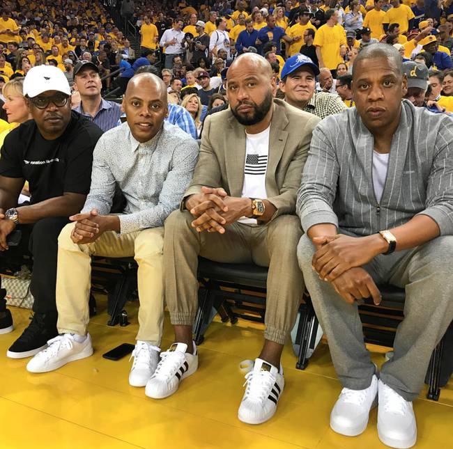 杜兰特连续三场得分上双（杜兰特已连续三战得分上双）