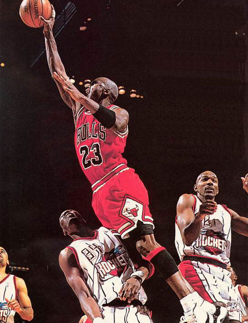 上海足协祝贺海港三连冠：上海足球史上已留下你们浓重的一笔（上海足协向海港致贺三连冠：已在上海足球史写下浓墨重彩一笔）